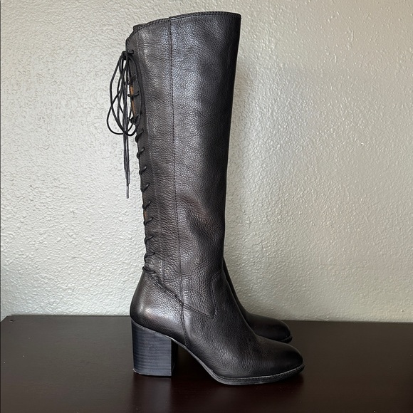 Sofft Boots (7.5) - Picture 3 of 11